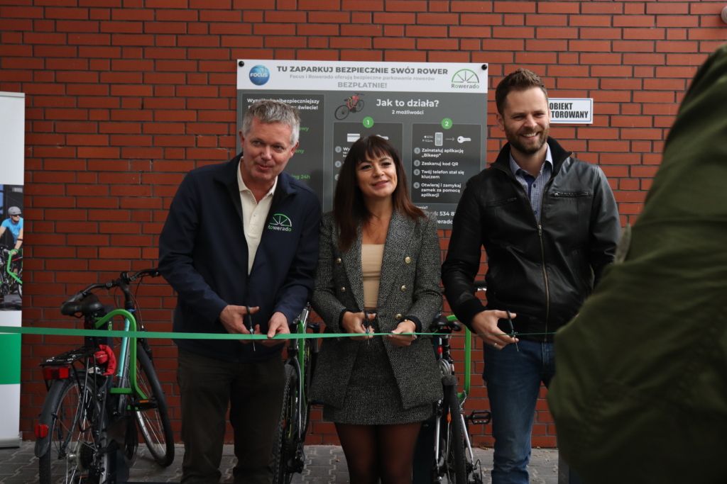 Guests at the opening of the Bikeep smart bike parking station in front of Focus Mall in Bydgoszcz